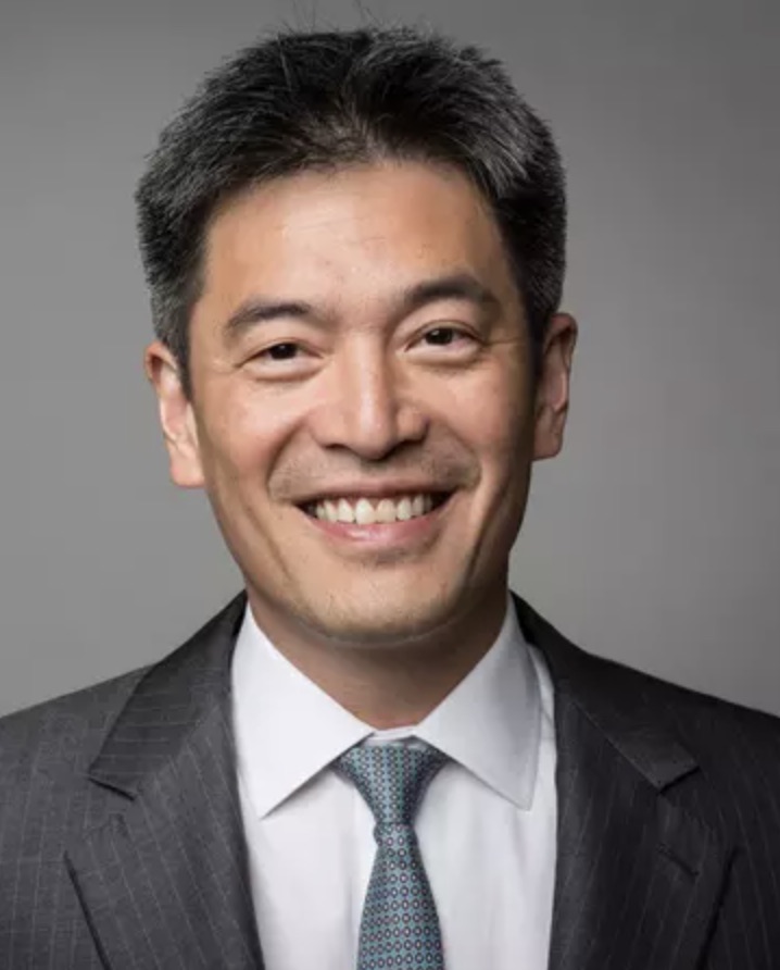 Department alumnus Sean Yu (1999)