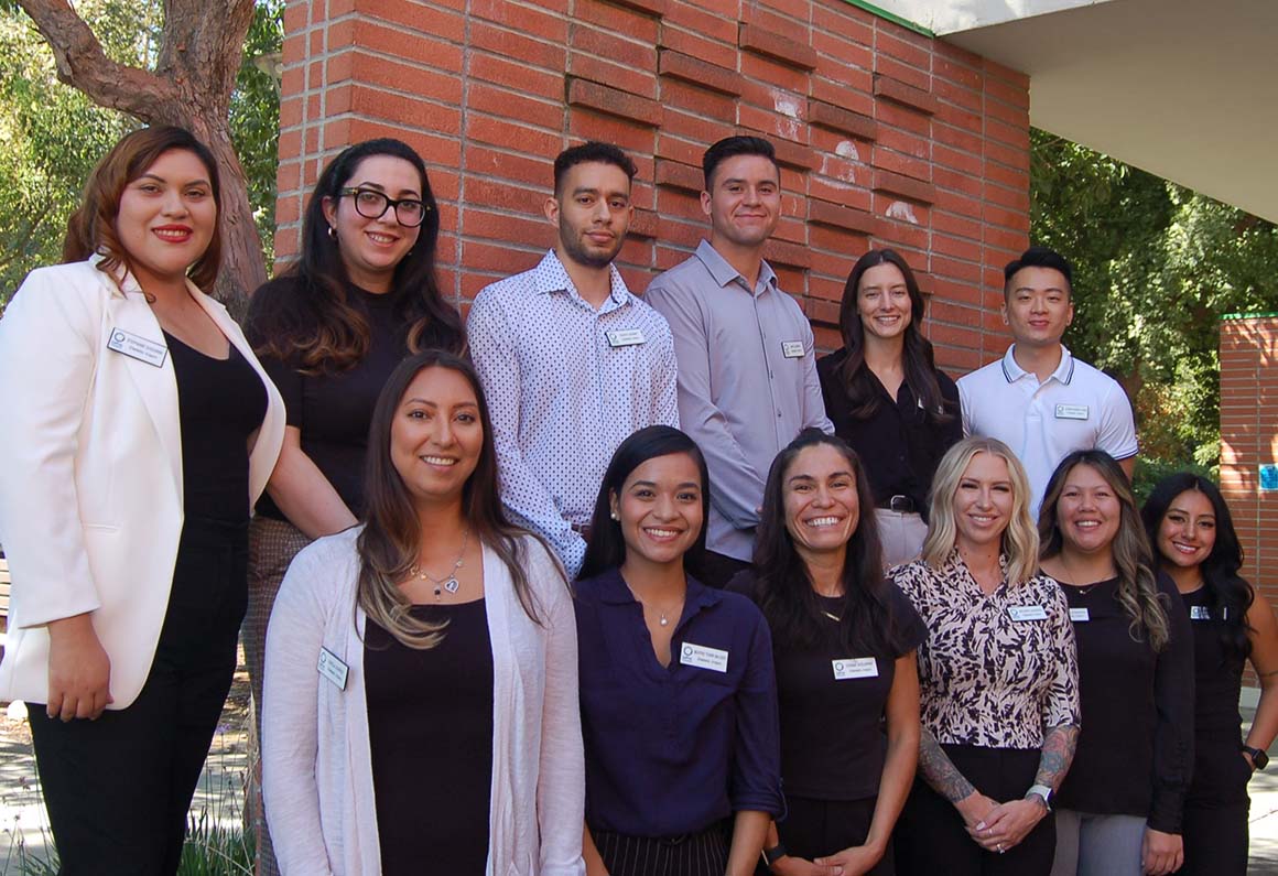 The 2025 DI class poses for a group photo.