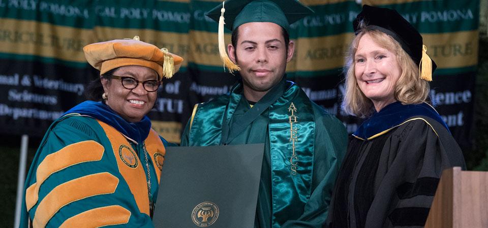 Student receiving award at 2016 Commencement