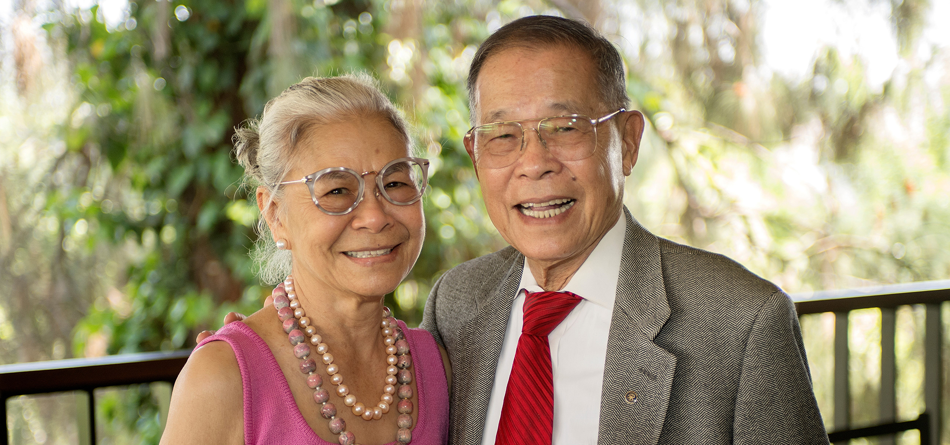 Edison Cabacungan, a professor emeritus (at right), died Oct. 17. He is pictured here with his wife, Nenita.