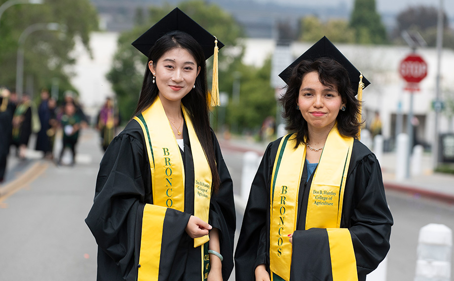Zhongqin "Sherlly" Shi and Elizabeth Groenheim