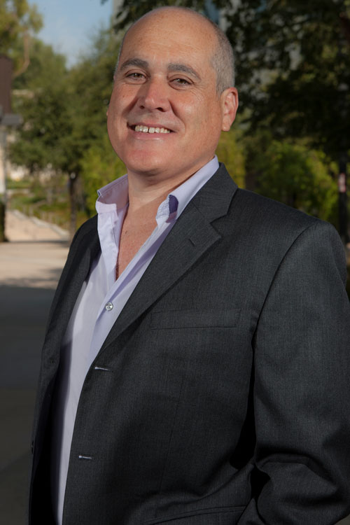 CBA professor builds La Familia for Latinx students