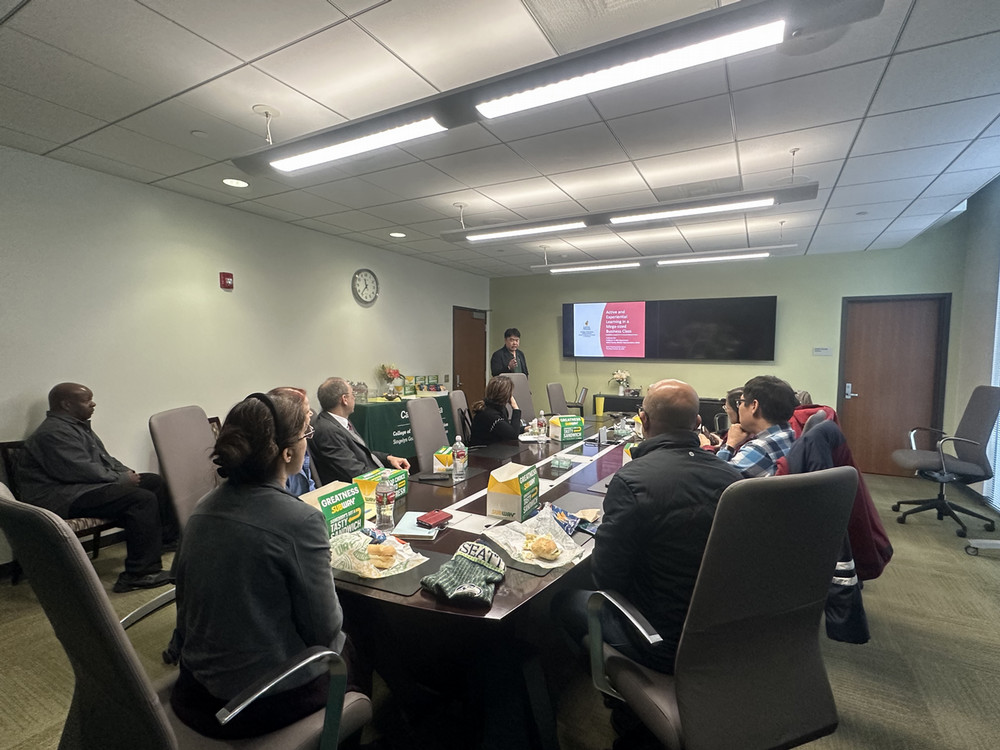 Professor Anthony Kim presenting at the Dean's Teaching Seminar Series