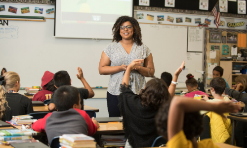 teacher teaching students