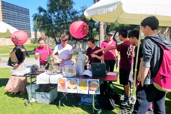 CSA Members Serve Food