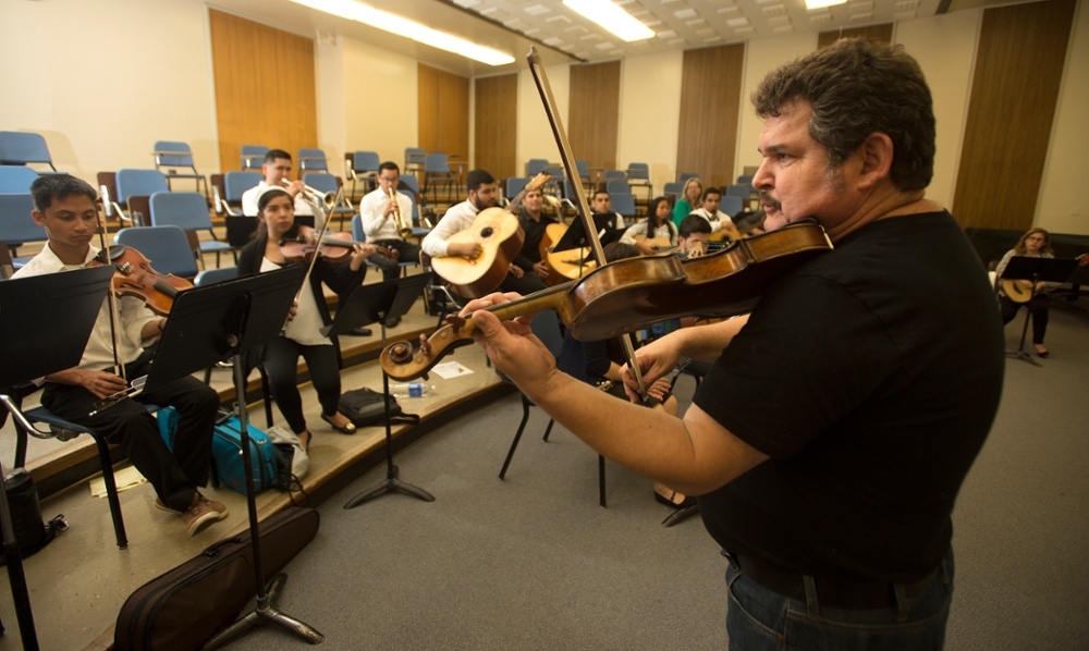 Jesús "Chuy" Guzmán Conducts Master Class