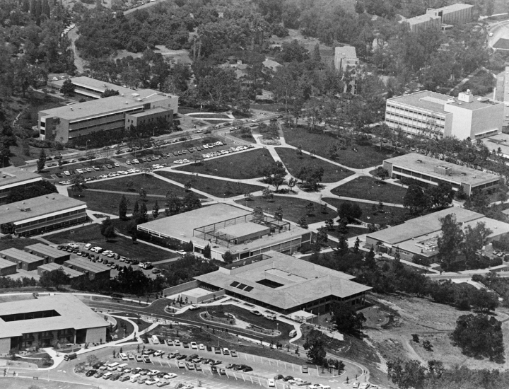 Aerial view of the Cal Poly Pomona campus in 1974, showing academic buildings and open walkways.