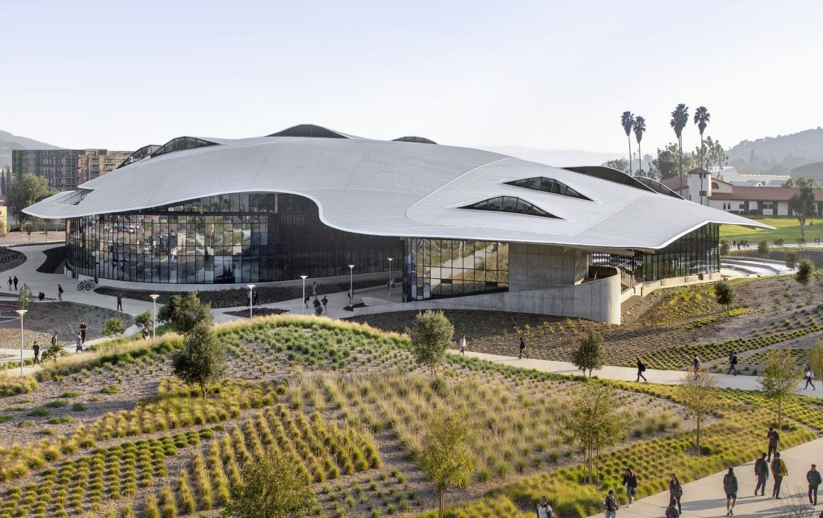 An image of the Student Services Building