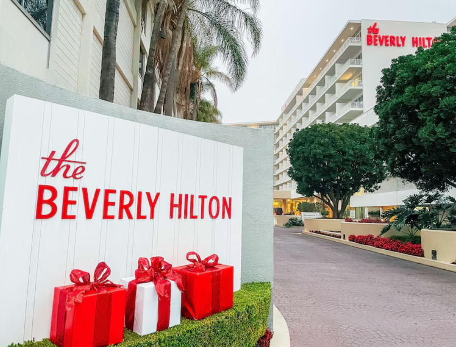 The outside of the Beverly Hilton hotel.