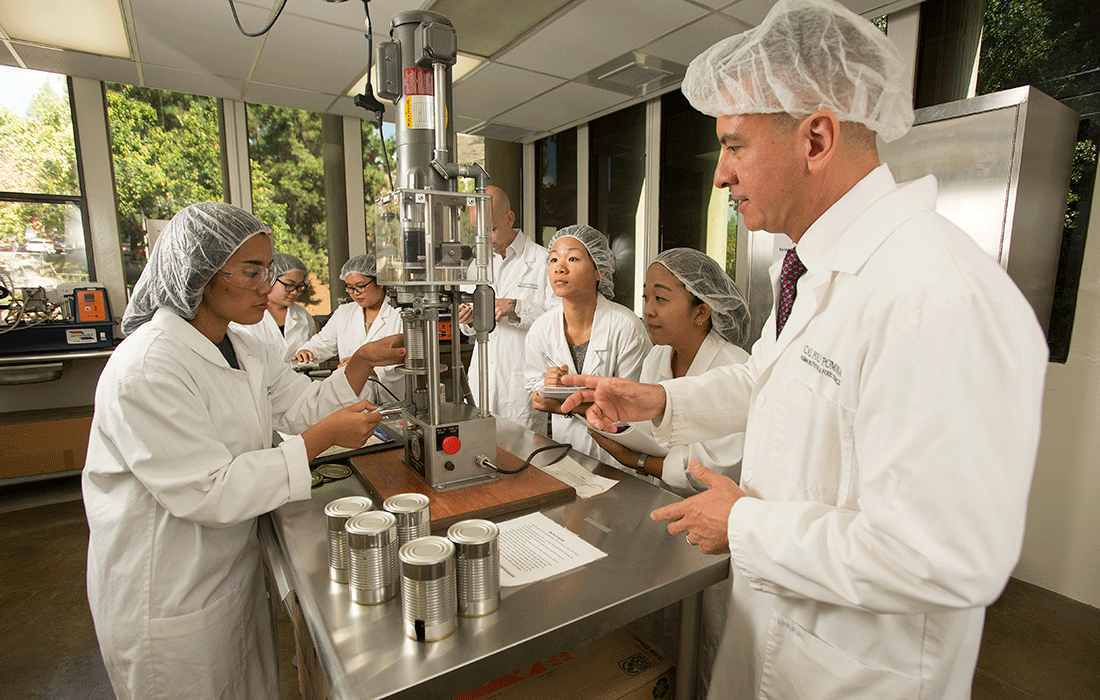 Students in Human Nutrition class. 
