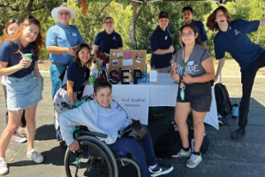 Students at Welcome Back BBQ event