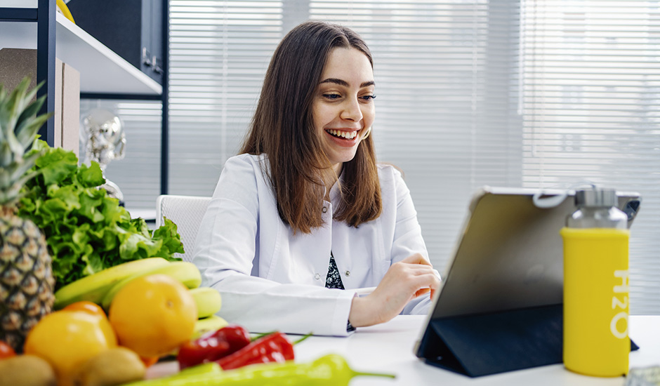 dietician consulting a person