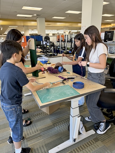Kids at the Maker Studio in the university library