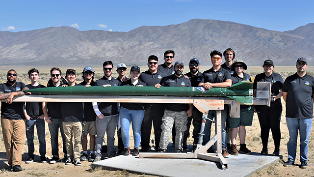CPP students at far rocket competition