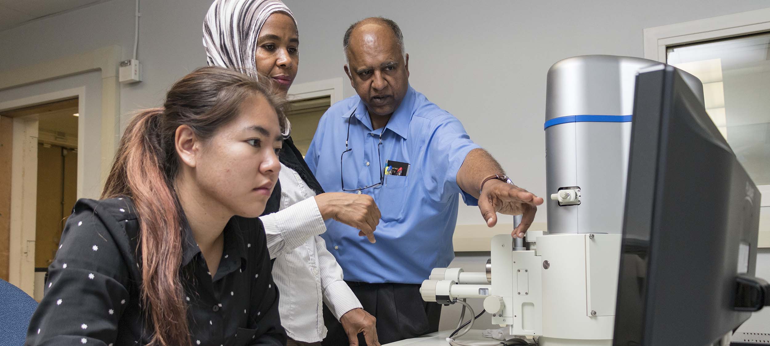 CME students with Dr. Ravi during a demonstration