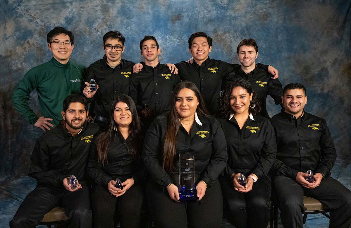 CPP engineering student team with a first place award at the 2019 ASC Design-Build competition