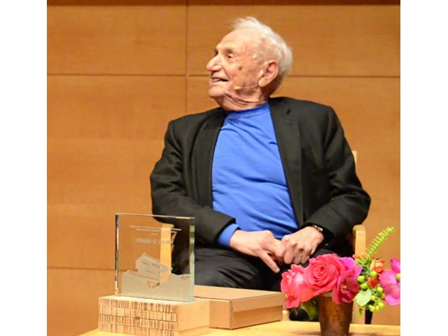 Frank Gehry at the 2018 Neutra Award ceremony