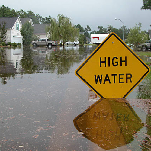Flooded street image courtesy of iStock Images