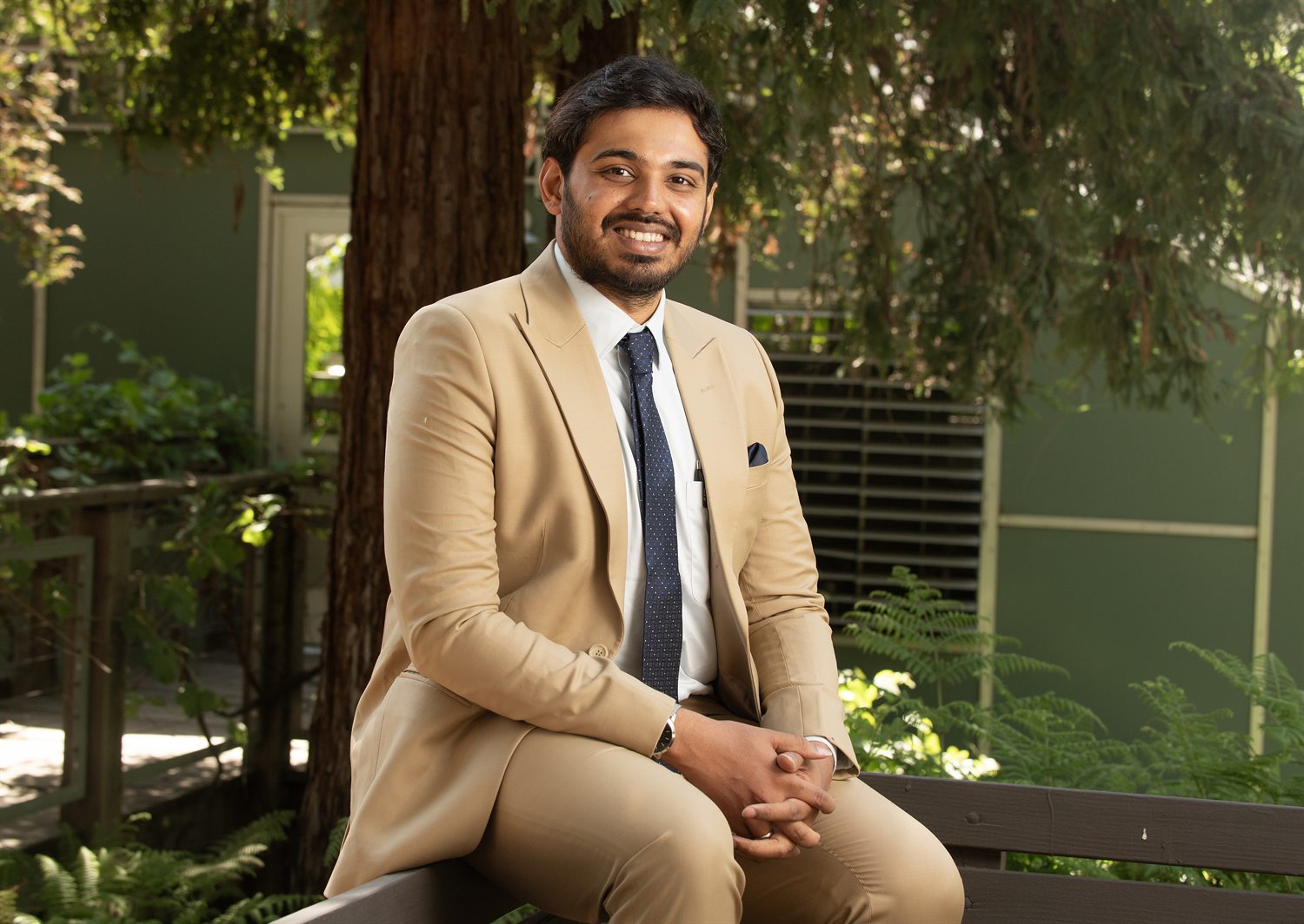 Dr. Eshwar Ravishankar