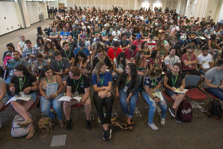 Students gathered inside of Ursa Major during a transfer orientation session