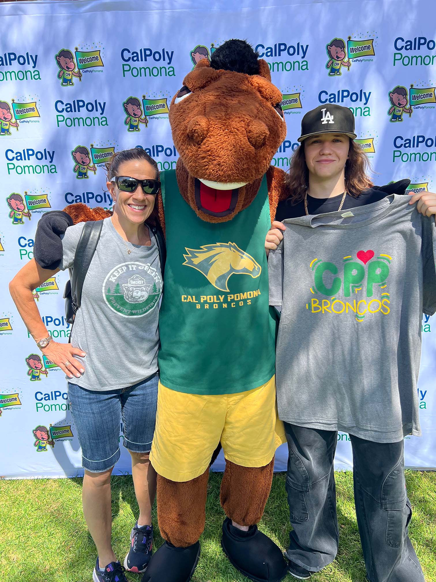 parent and child at move in
