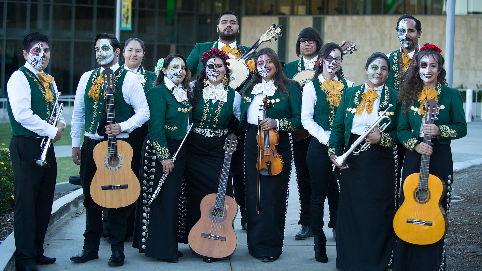 dia de los muertos mariachi