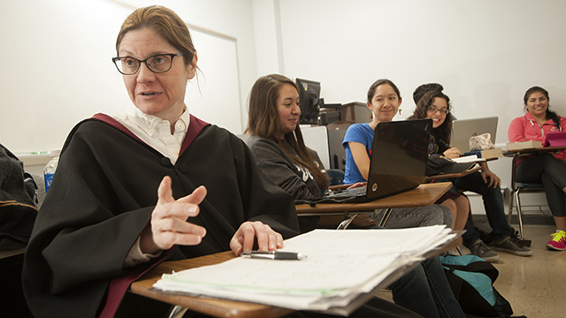 Professor Melissa Aaron and her "Harry Potter as Literature class" at Cal Poly Pomona.