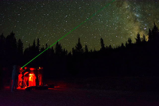Cal Poly Pomona students viewing the night sky at Bull Trout Lake prior to the eclipse. Photo: Christopher Mendoza.