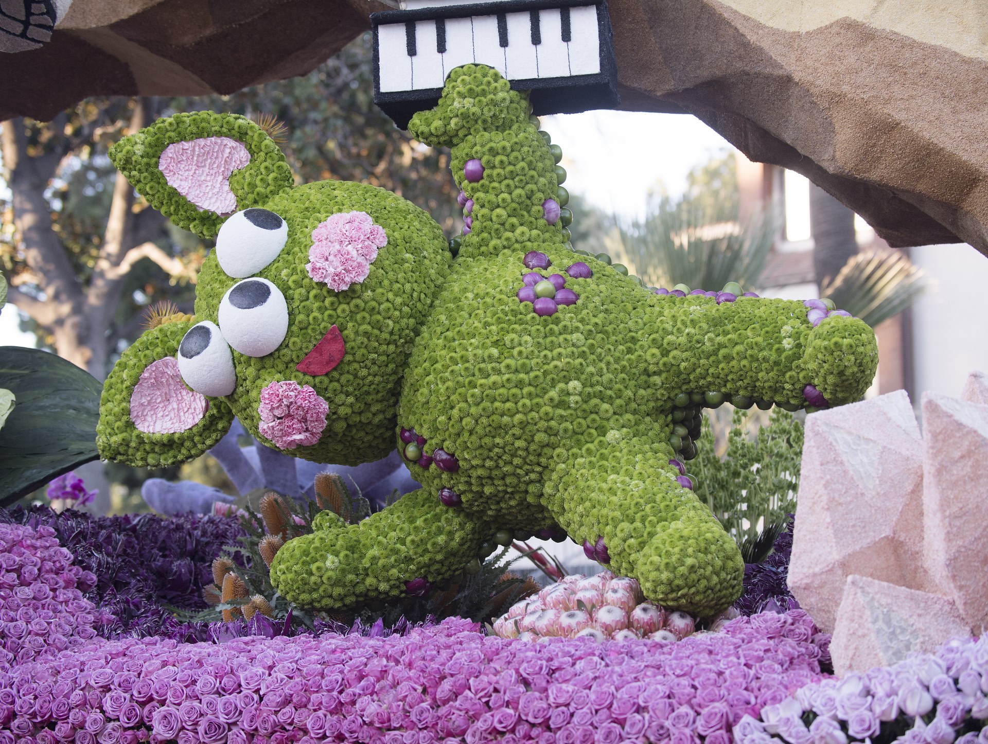Rose Float 2019 Alien