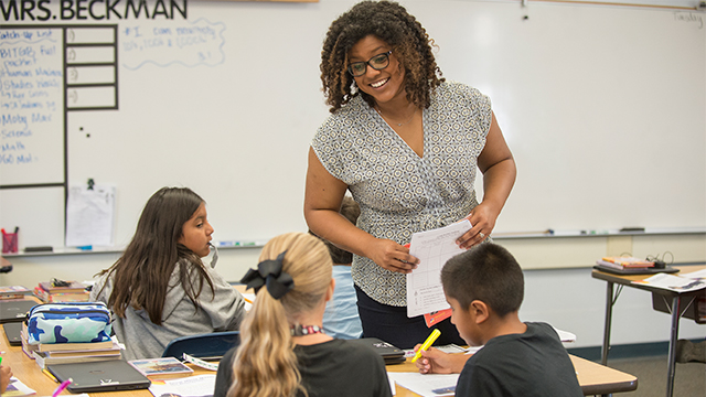 Vanessa Beckman teaching a class.