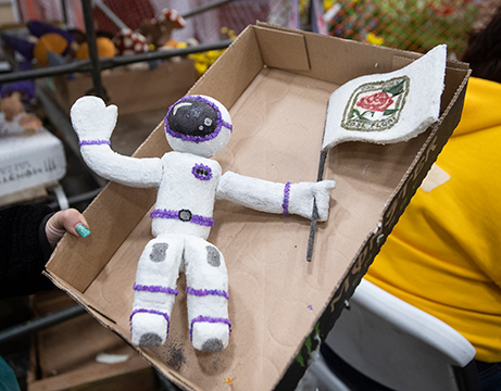 A tribute to Cal Poly Pomona alumnus Ron Simons will be part of the 2022 Cal Poly Universities' Rose Float, Stargrazers.