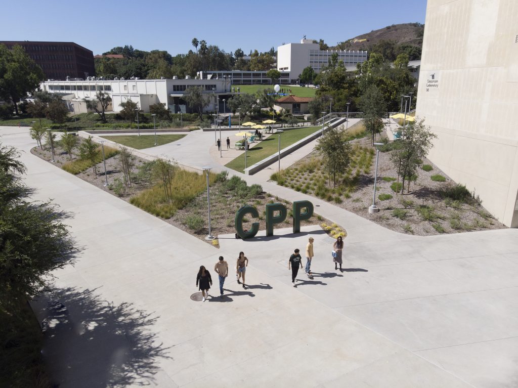 Students at the Park at 98.