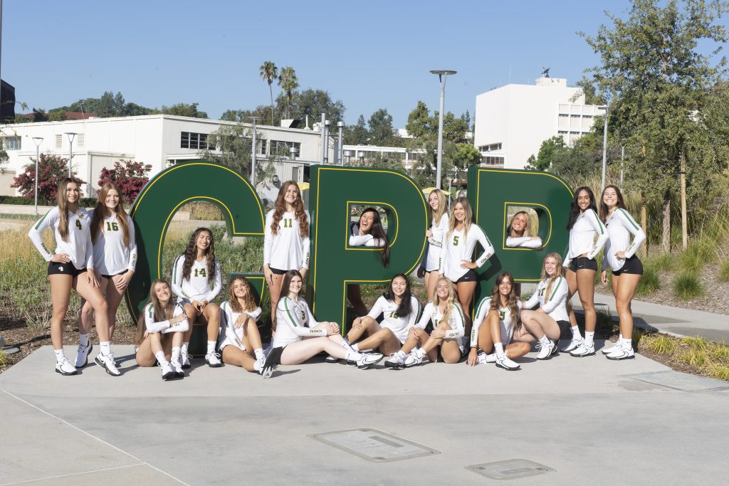 The 2023 Volleyball team at the Park at 98.