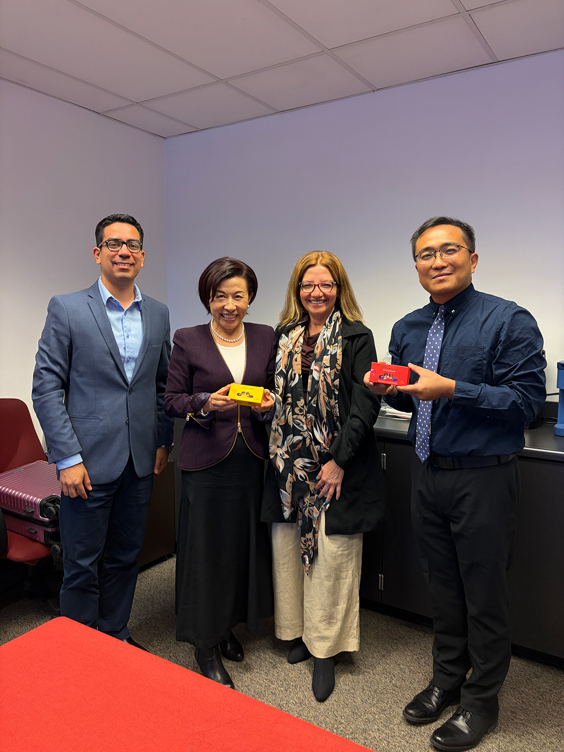 Lisa Xue from Global Campus with Advisor Luzmila Rojas Sandoval and Tito Omar Portocarrero Vela