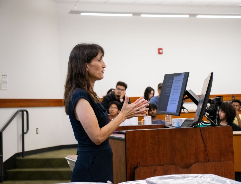 Dr. Jellyman presenting at a summer seminar.