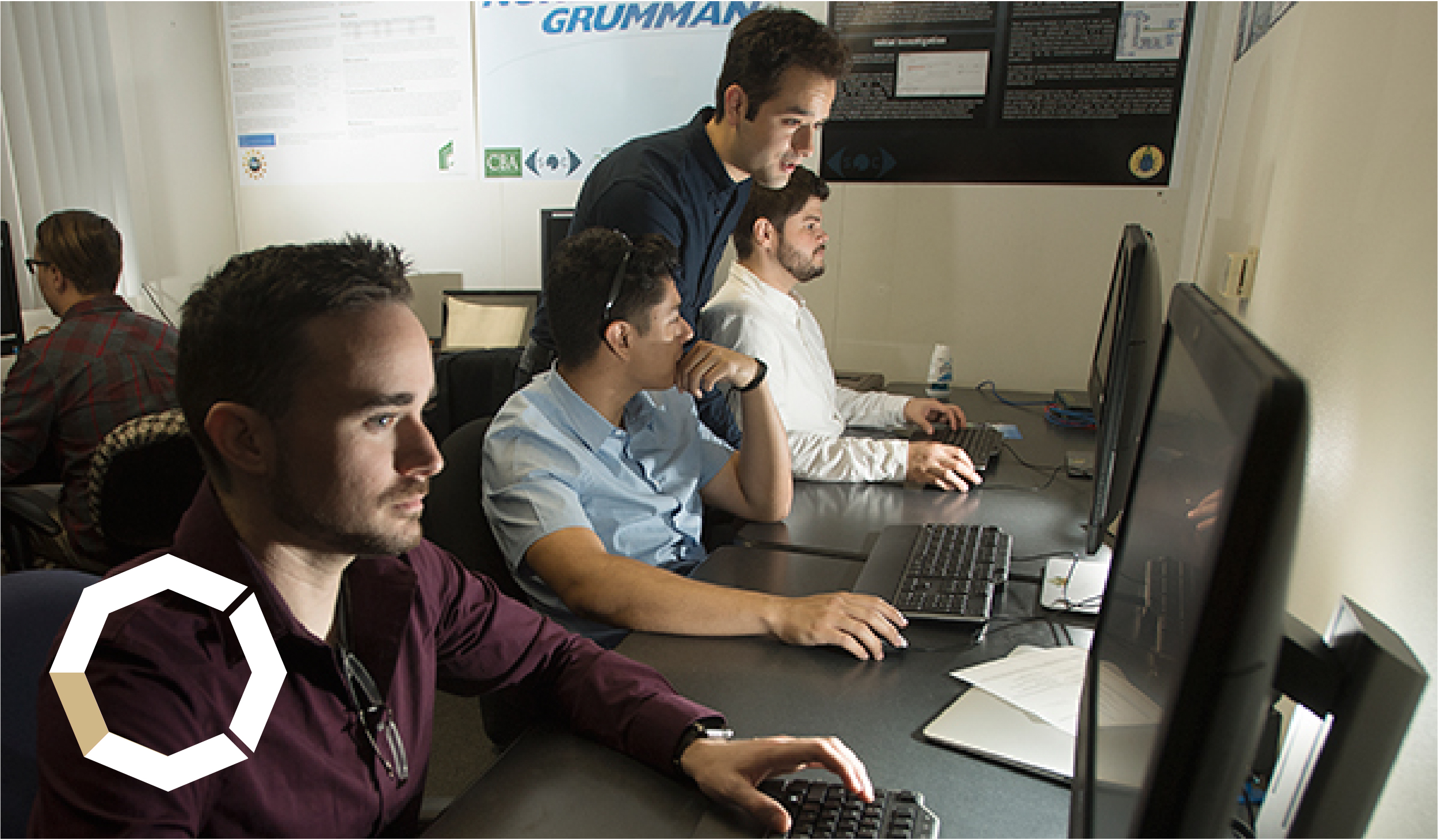 4 students in the cyber lab