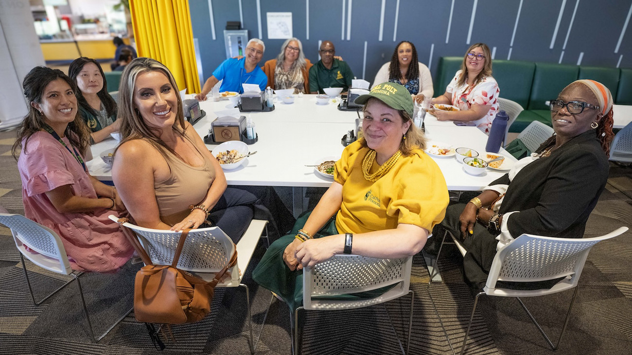Vanya Quiñones and a group of Broncos at a past Lunch with the President