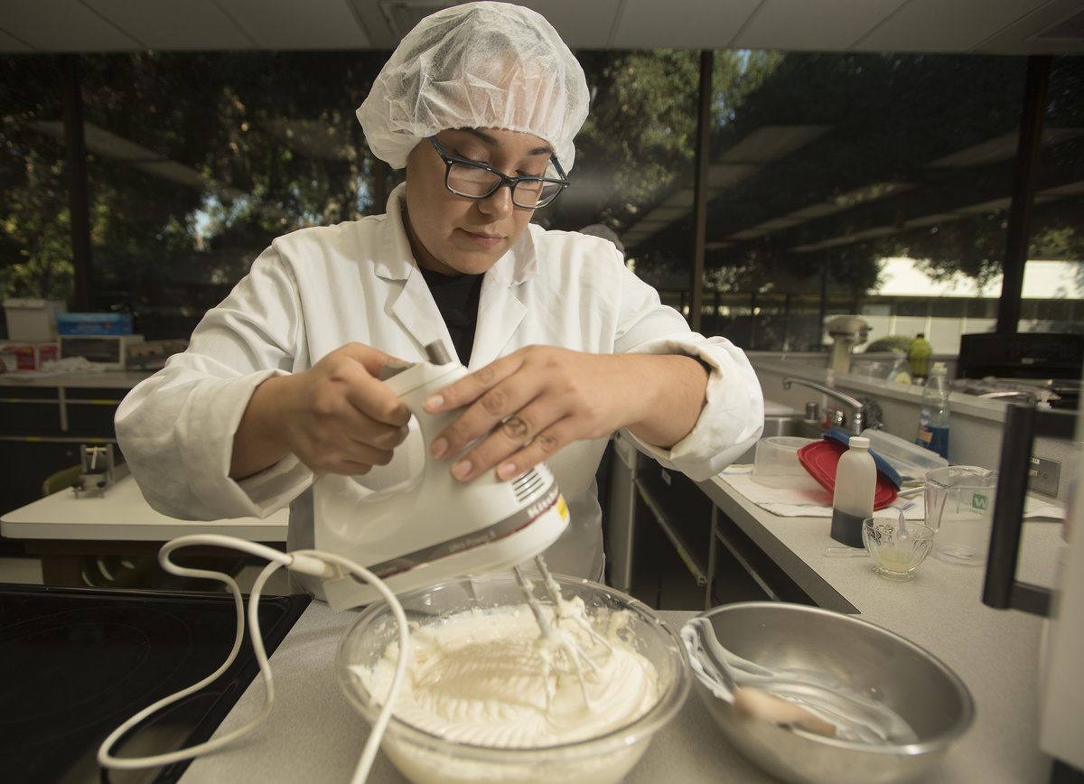 Student cook in the RKR kitchen