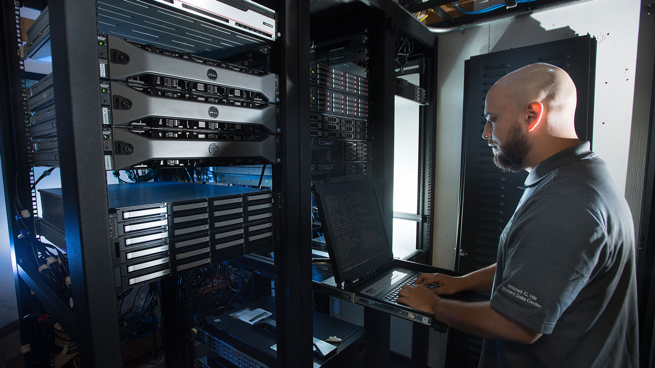 Student programming server in Mitchell C Hill data center