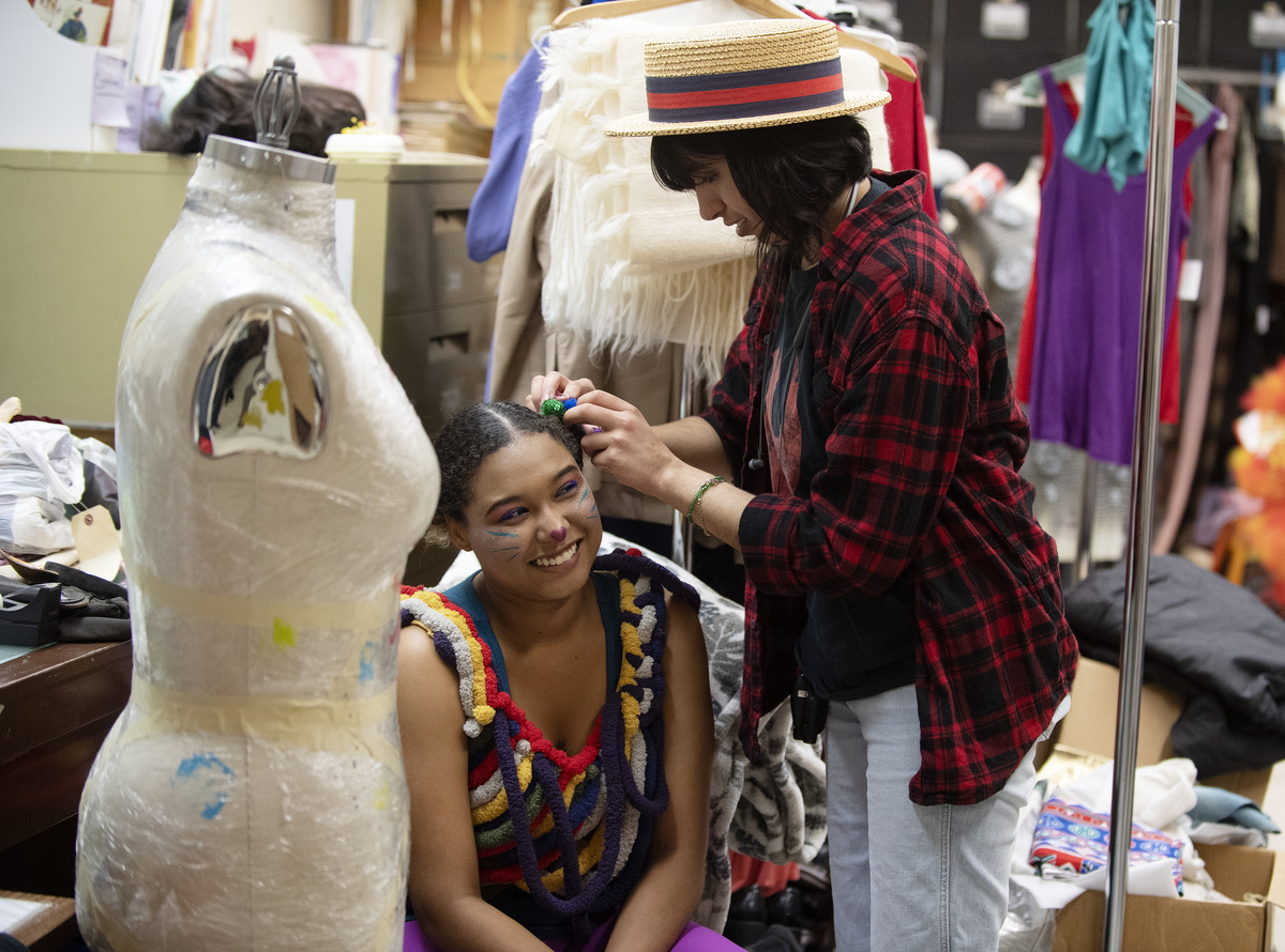 theatre actors getting ready