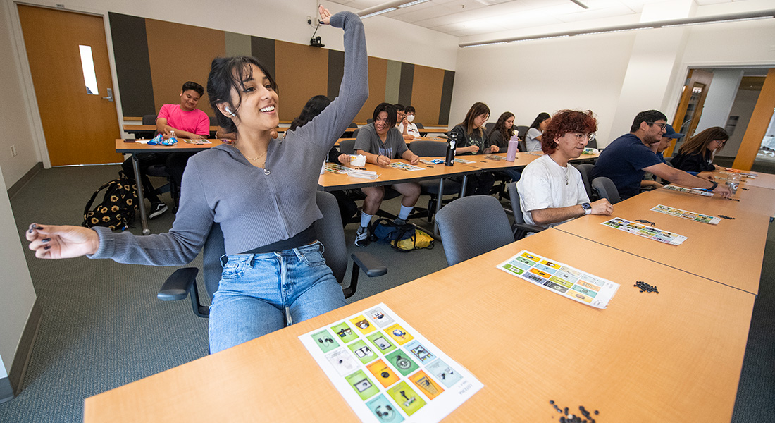 Students play Loteria in class.