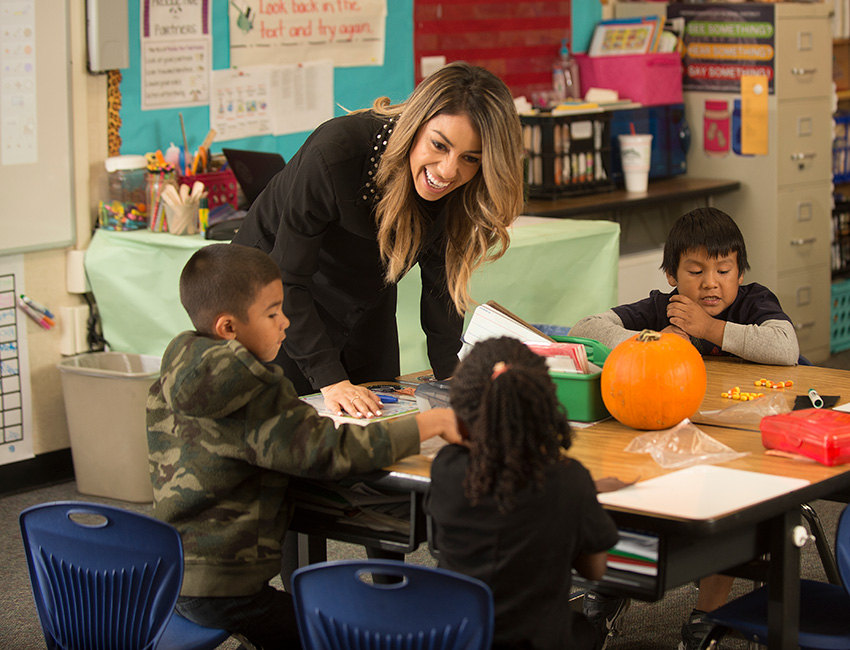 Breanna Saucedo works with her students at Kingsley Elementary School