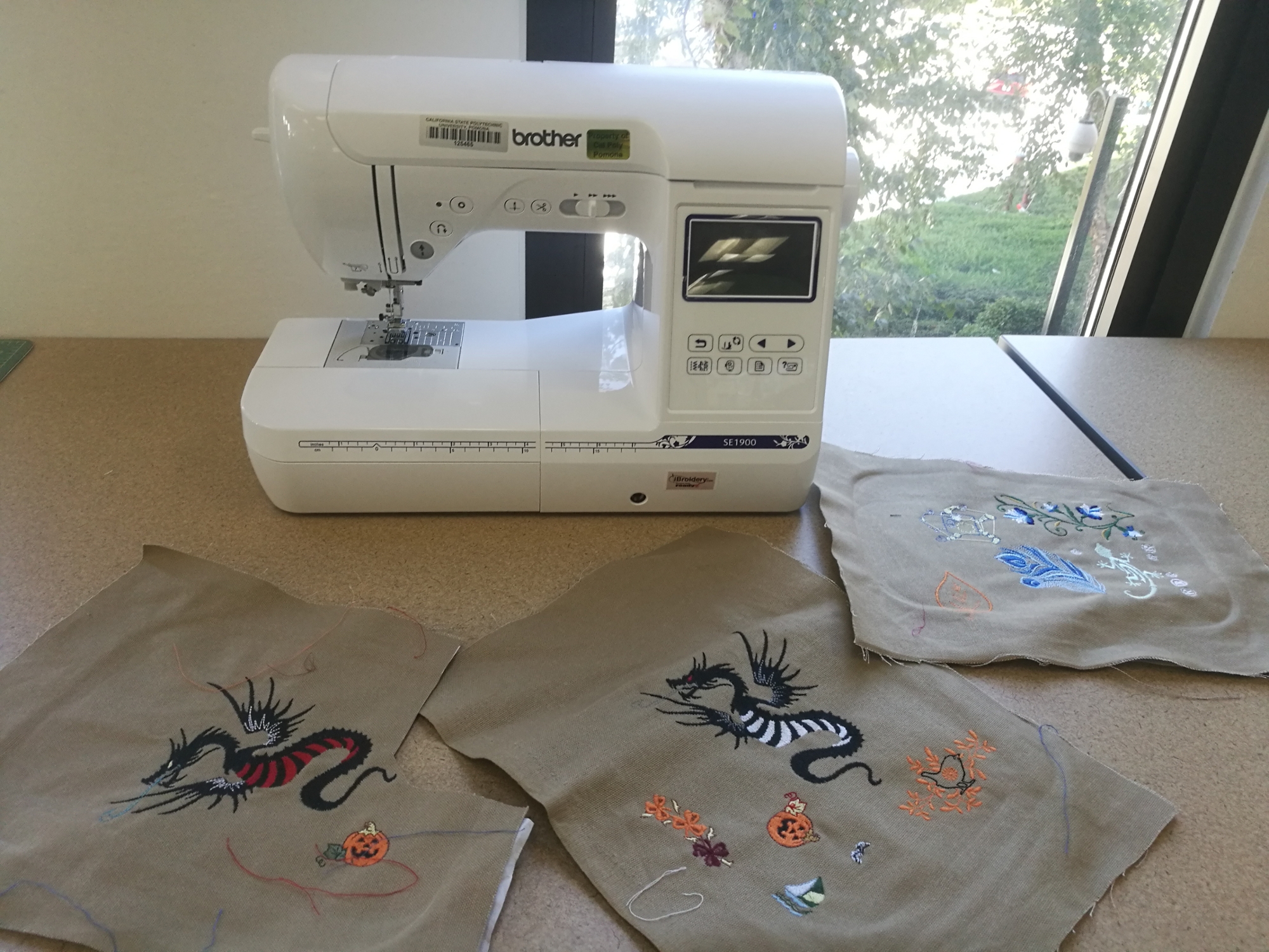 sewing/embroidery machine with designs