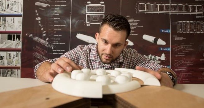 Student works on Mars Model