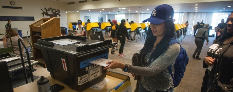 Students voting