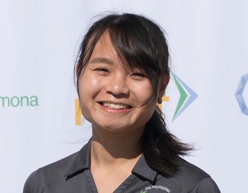 Linda Hoang