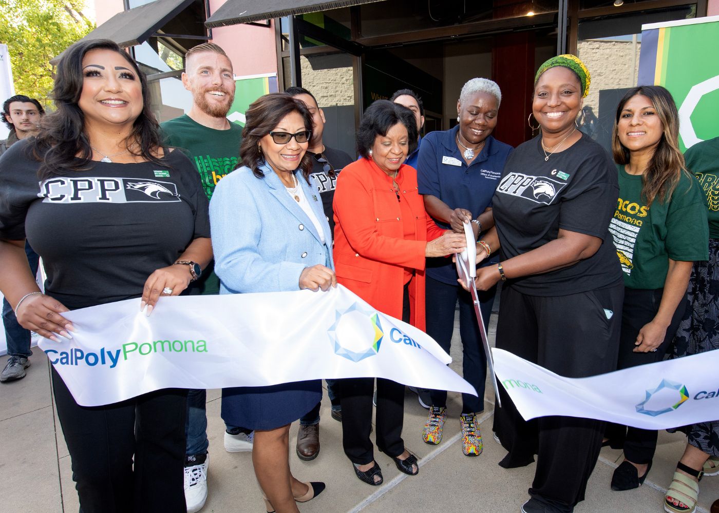 committee members at ribbon cutting