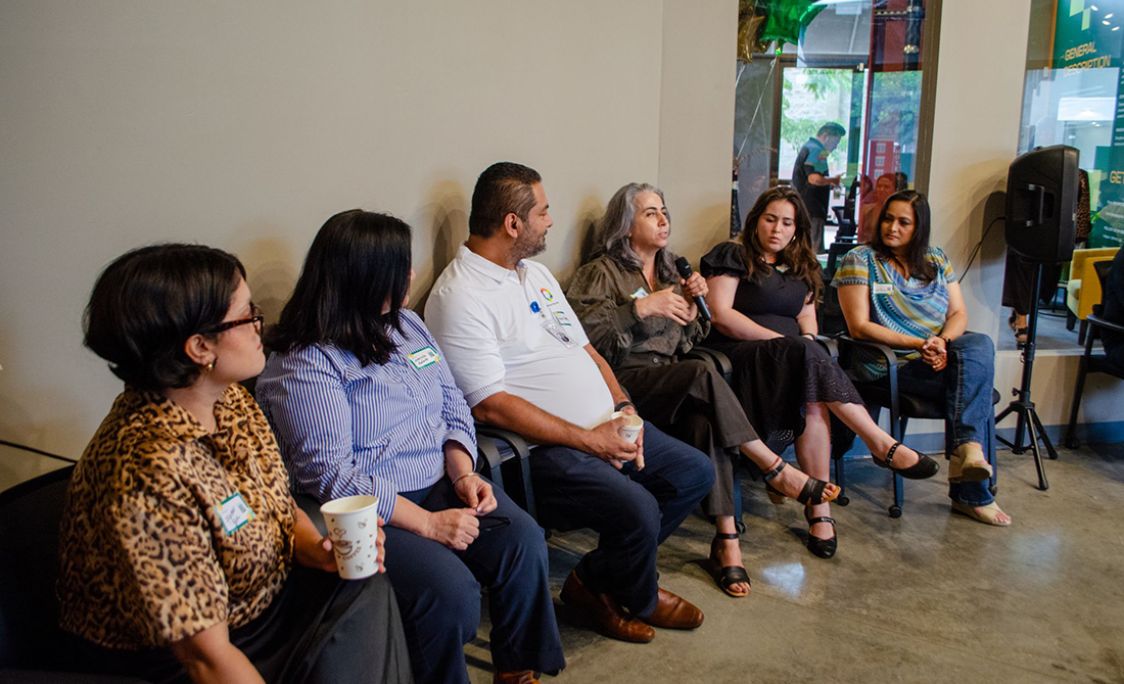 panelists at cafe con conversaciones