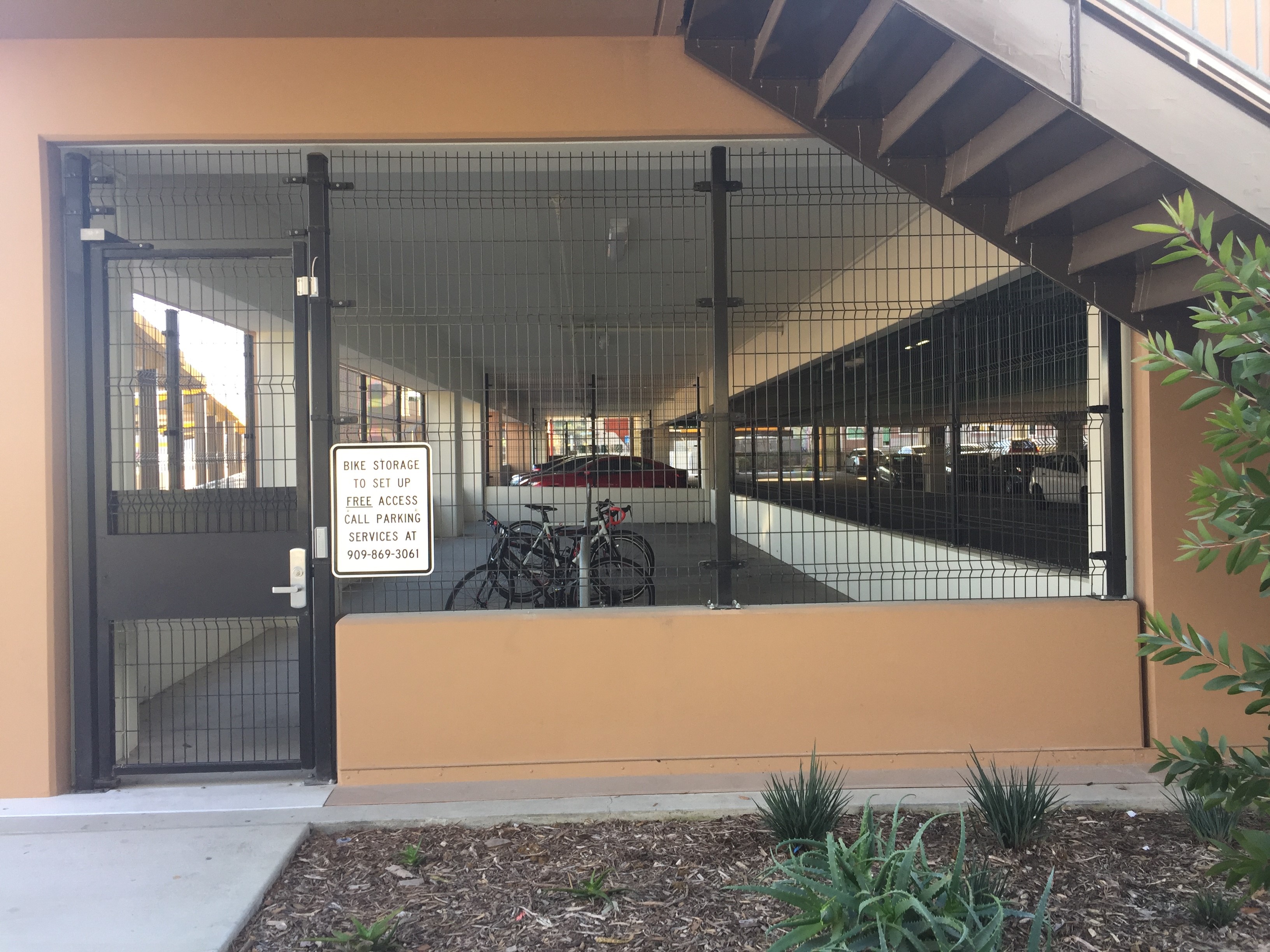 Parking structure 2 bicycle cage